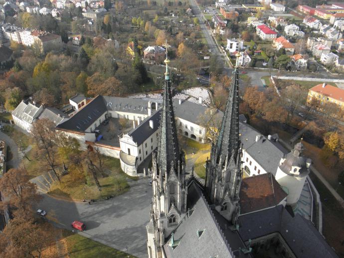 Kapitulní děkanství před chrámem svatého Václava